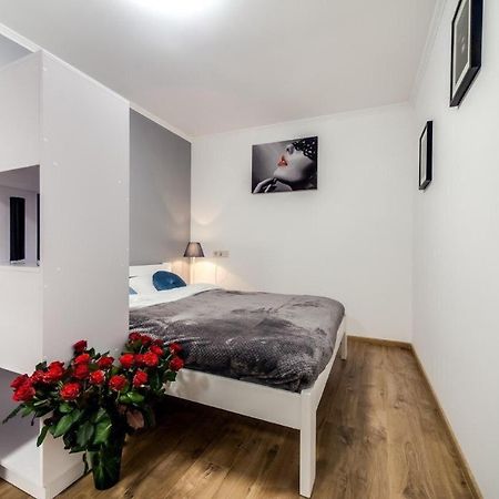 Apartments In Rynok Square ลวีฟ ภายนอก รูปภาพ