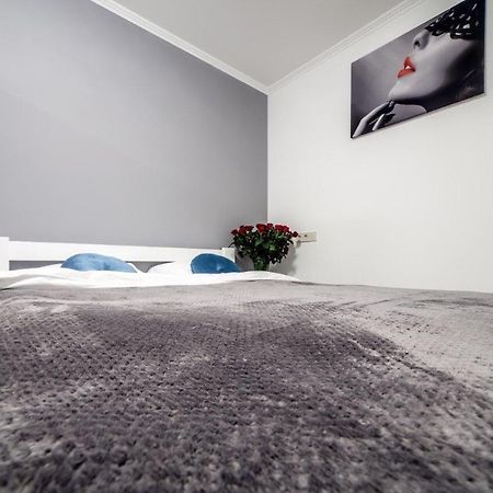 Apartments In Rynok Square ลวีฟ ภายนอก รูปภาพ