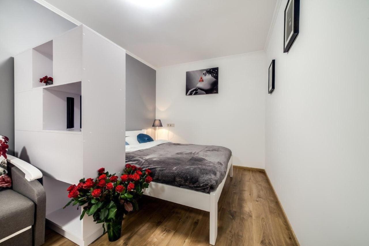 Apartments In Rynok Square ลวีฟ ภายนอก รูปภาพ